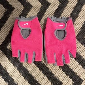 Nike workout gloves